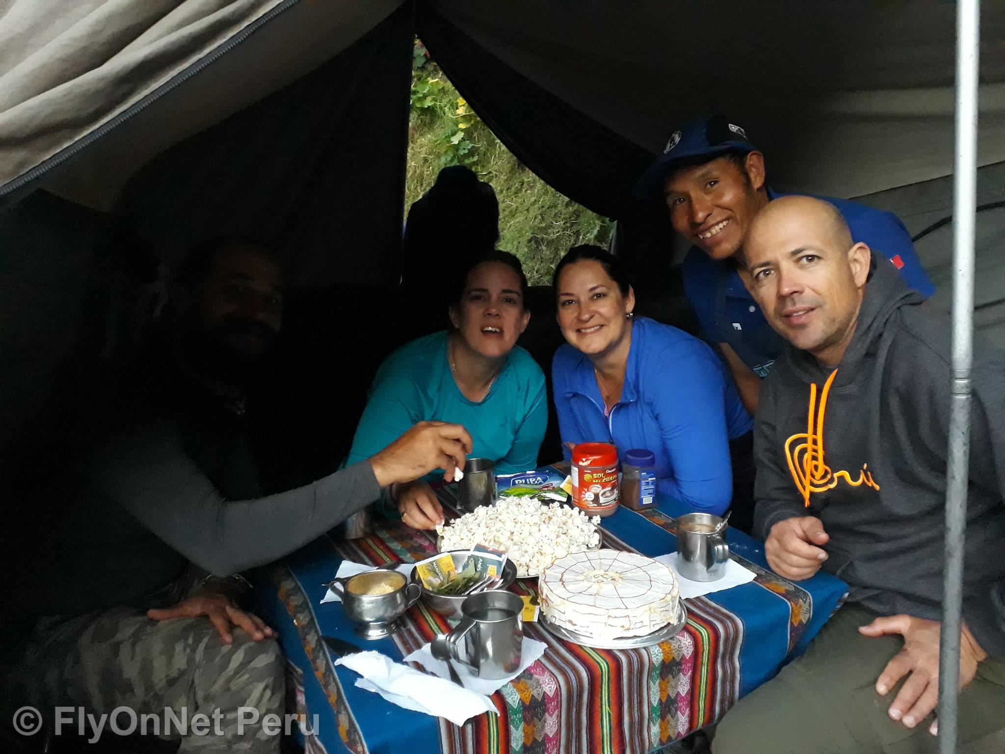 Album fotografico: Colazione durante il trekking